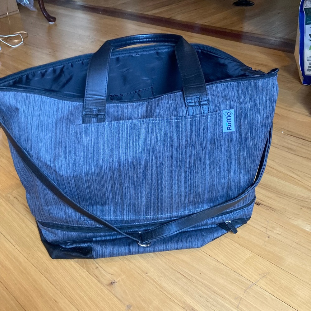 Rume Gray Tote Bag - Picture 6 of 6